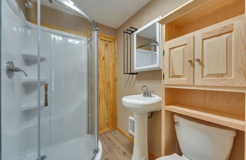 Ellicottville Cabine | Cozy Ellicottville Cabin w/Water Views - Near Ski