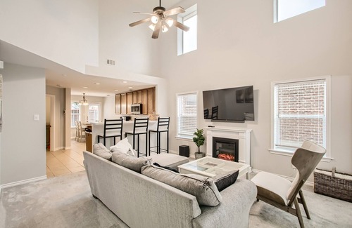 Denton County Appartement | Cozy Entire 1st & 2nd Floor Apartment w/ Amenities