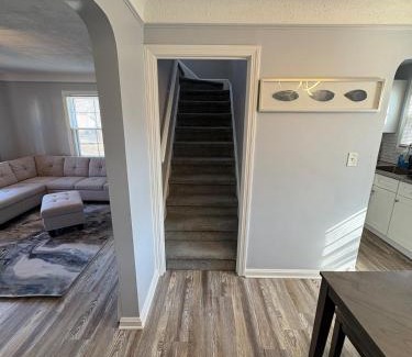 Euclid Maison | Cozy Euclid Home Near Lakefront