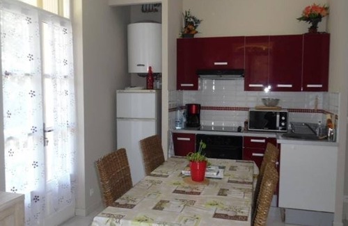 Amelie-les-Bains-Palalda Appartement | Charmant F2 avec balcon et parking, proche cure et centre-ville – Amélie-les-Bains