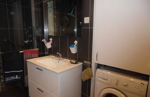 Amelie-les-Bains-Palalda Appartement | Appartement F2 avec balcon et parking à Amélie-les-Bains, idéal pour 4 personnes