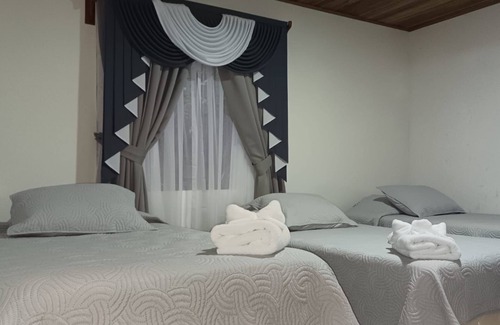 Puntarenas Maison | Cozy Family House, 5 minutes drive to Monteverde Rain Forest and quite area.