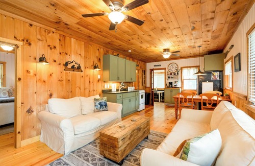 Gilmanton IW Cabine | Lakeside Cabin Near Winni, Gunstock, w/ Kayaks & Kid's Bunkhouse
