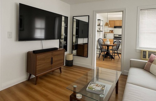 Malden Appartement | Cozy family Apt near casino, Boston City and airport with hassle free parking!