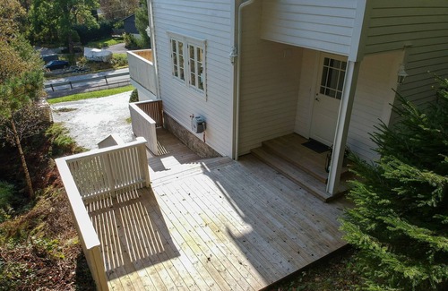 Sagvag Maison | Cozy, family-friendly house - 15 minutes' drive from Leirvik – hot tub