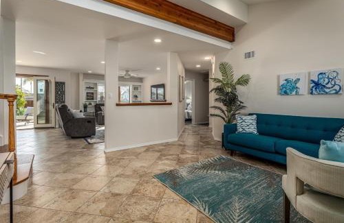 Olde Carlsbad Maison | Cozy Family Getaway home