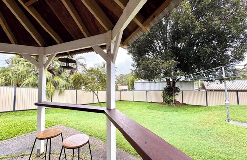 Loganholme Maison | Cozy Family Home at Loganholme