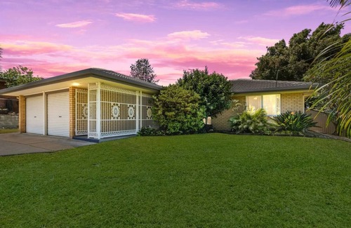 Loganholme Maison | Cozy Family Home at Loganholme