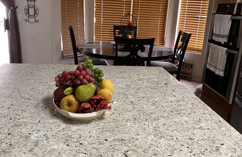 Glendale Parkside HOA Maison | Cozy family home. Minutes away from west gate ( state farm stadium)!!