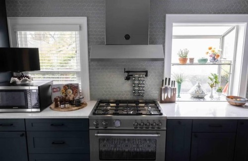 North End Maison | Cozy family home minutes from The University of Puget Sound!