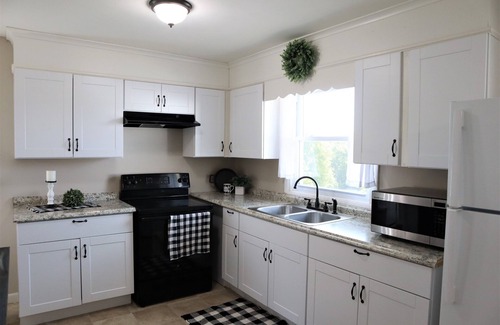 Conestoga Cottage | Cozy Family Sized Cottage in the Country! 15 minutes to Lancaster City!!