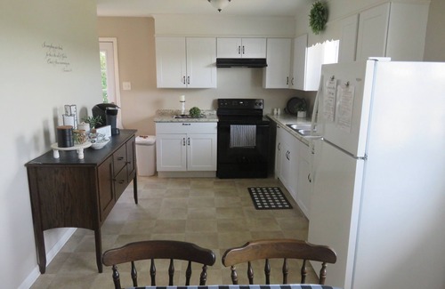 Conestoga Cottage | Cozy Family Sized Cottage in the Country! 15 minutes to Lancaster City!!