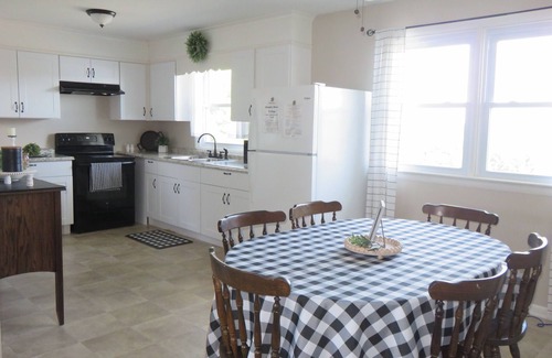 Conestoga Cottage | Cozy Family Sized Cottage in the Country! 15 minutes to Lancaster City!!