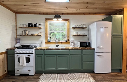 Rosman Cabine | Cozy Farm Cabin🍁 FirePit Waterfall Near Blue Ridge Parkway🍁Brevard🍁Pisgah🍁Gorges