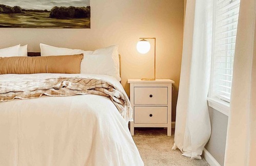 Wheeler Autre | Cozy farm house w/20 acres to roam