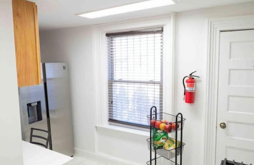 Newark Appartement | Cozy Fireplace Apartment