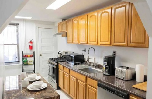 Newark Appartement | Cozy Fireplace Apartment