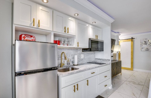 Bostwick Park Appartement | Cozy Florida Getaway w/ Pool Access & Ocean Views!