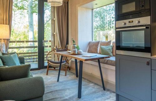 Maubray Maison | Cozy Forest Cottage Escape