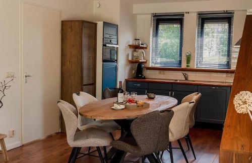 Sondel Maison | Cozy Forest-Edge Getaway