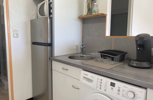 Fleury Appartement | Charmant T2 climatisé proche plage avec balcon - 4 couchages, Port de Saint Pierre La Mer
