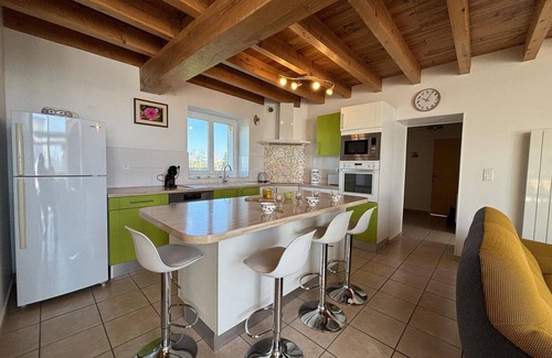 Saint-Bonnet-de-Rochefort Cottage | Gîte chaleureux avec jardin clos en Auvergne