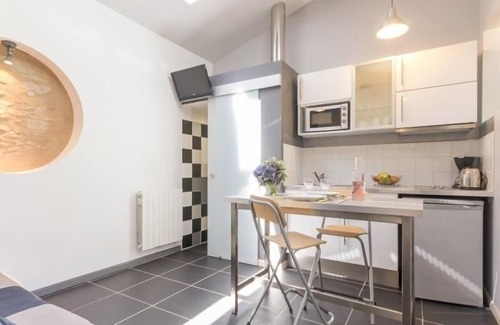 Saint-Sebastien-sur-Loire Cottage | "Studio urbain avec jardin privatif, à 10 min de Nantes, proche transports et vélos inclus"
