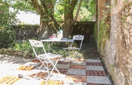 Saint-Sebastien-sur-Loire Cottage | "Studio urbain avec jardin privatif, à 10 min de Nantes, proche transports et vélos inclus"