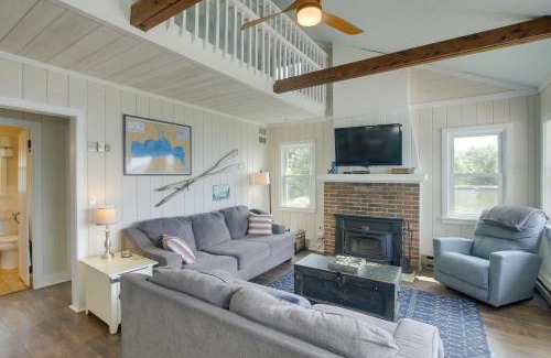 Fremont Maison | Cozy Fremont Cottage on Lake Poygan and Fishing Dock