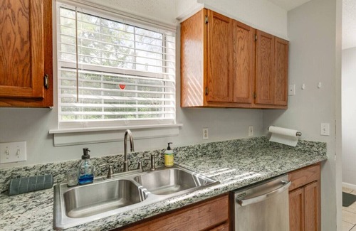 Hope Gardens Appartement | Cozy & Fun Apartment by Broadway, Room for 6!