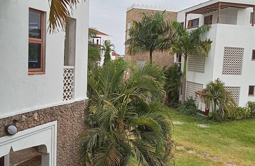 Malindi Appartement | Cozy,furnished apartment fit for love birds with beach front and chef on request