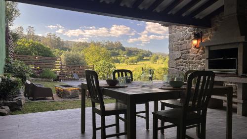 Cerdedo Maison | Cozy Galician Stone Farmhouse with Pool