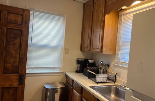 Lincoln Park Maison | Cozy Gem King Bunk Beds Near Major Highways Sleep6