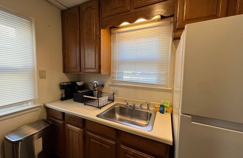 Lincoln Park Maison | Cozy Gem King Bunk Beds Near Major Highways Sleep6