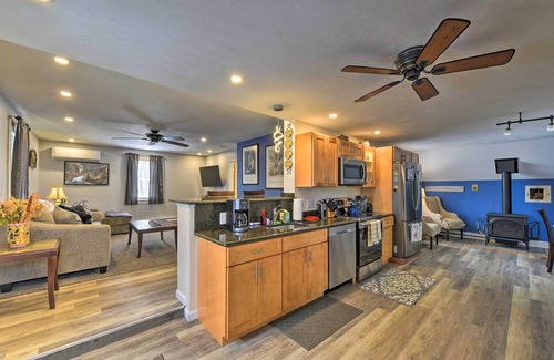 Leominster Appartement | Cozy Getaway - 10 Miles to Mount Wachusett Skiing!