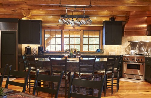 Laurelton Cabine | Cozy Getaway, hot tub, pool table, 200 acres
