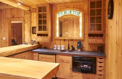 Laurelton Cabine | Cozy Getaway, hot tub, pool table, 200 acres