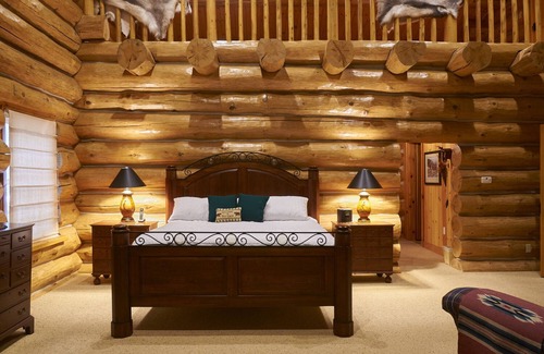Laurelton Cabine | Cozy Getaway, hot tub, pool table, 200 acres
