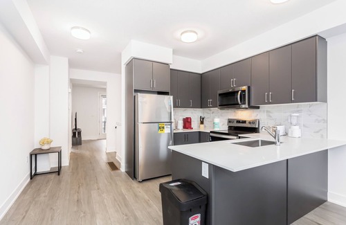 Waterloo Maison | Cozy Getaway in Uptown Waterloo