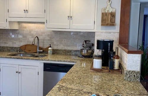 Wakefield-Peacedale Maison | Cozy Getaway in Coastal Wakefield, RI. Available for URI Grad Week & Summer 2025