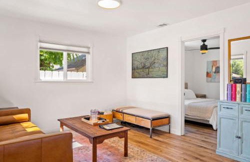 Paso Robles Maison | Cozy Getaway Stroll to Shops and Restaurants