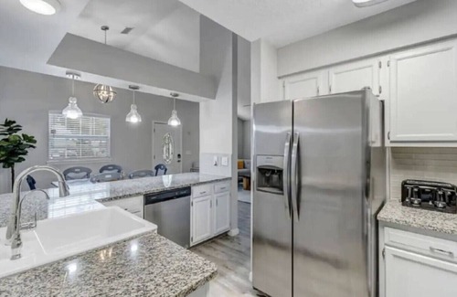 Jacksonville Beach Maison | Cozy Getaway - Close to Beach Fun and Mayo Clinic!
