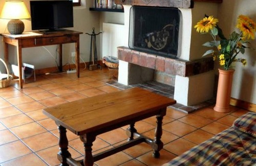 Maringes Cottage | Gîte chaleureux avec cheminée, terrasse et jardin clos - Animaux acceptés