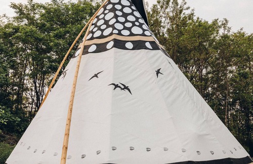 Corfu Cabine | COZY GLAMPING TIPI!