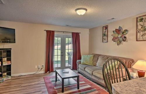 Greensboro Maison | Cozy Greensboro Townhome about 7 Mi to UNC Campus