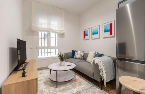 Chamberi Appartement | Cozy Ground-Floor Apartment for 2 in Chamberí Perfect Spot Quevedo IV
