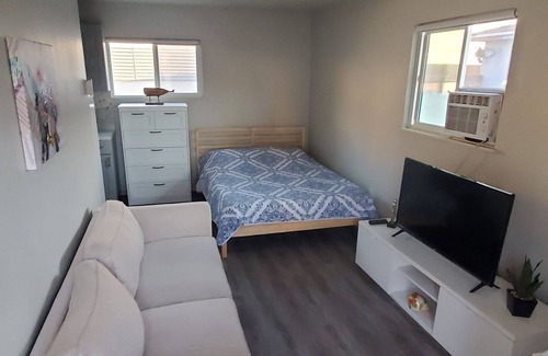 Harbor Maison | Cozy guest house, 3min to LB Memorial Medical Center!