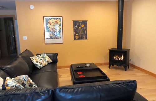 Falmouth Cabine | Cozy guest house with beach rights on quiet Highland Lake