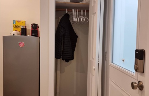 Canyon Heights Appartement | Cozy Guest Suite in Edgemont Village