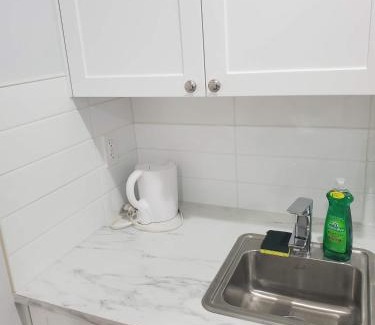 Knight Appartement | Cozy Guest Suite in Quiet Home with Private Entry